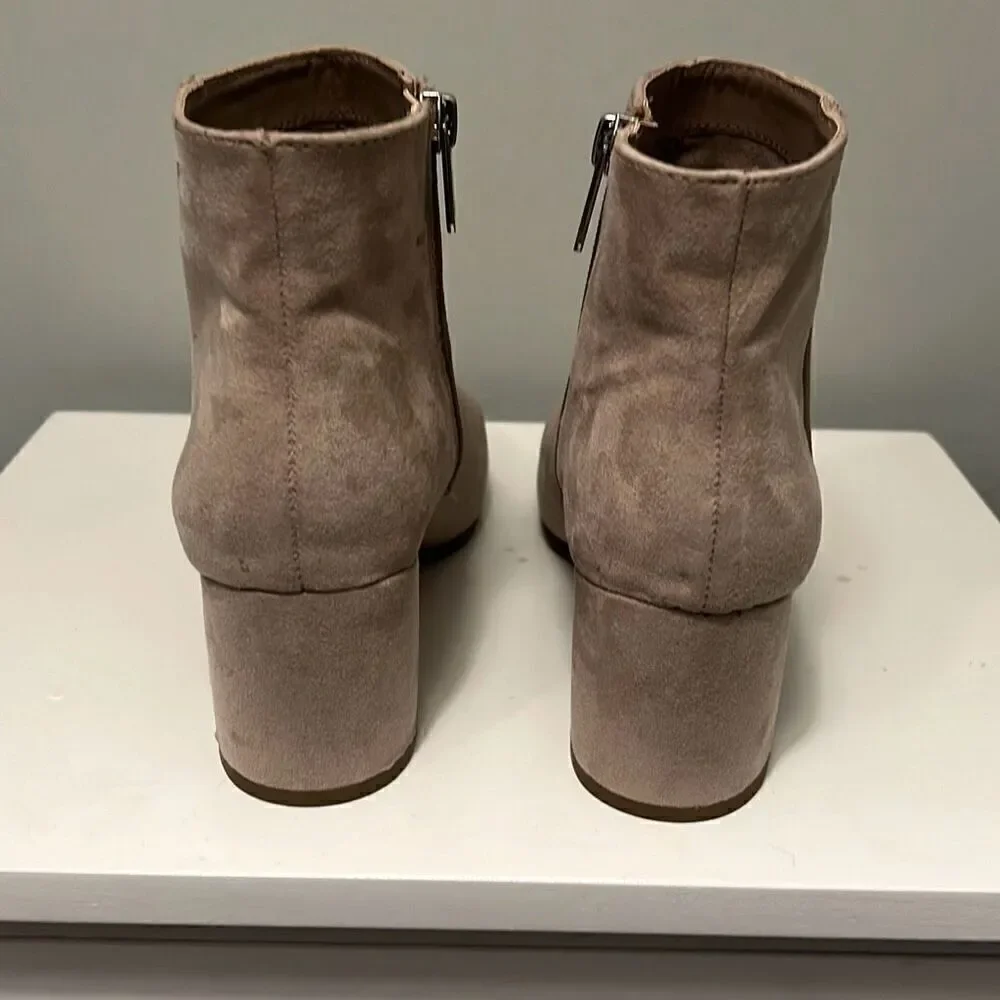 Circus by Sam Edelman Women's Taupe Rose Suede Block Heel Ankle Boots Size 8.5